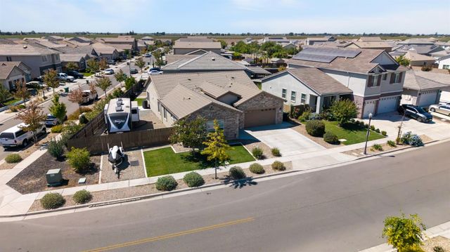 2013 Van Ruiten Dr, Lodi, CA 95242