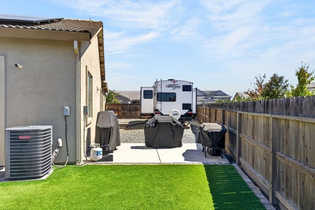 2013 Van Ruiten Dr, Lodi, CA 95242