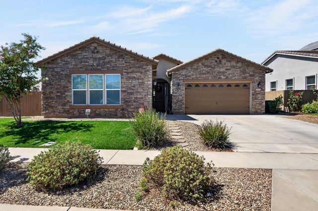2013 Van Ruiten Dr, Lodi, CA 95242