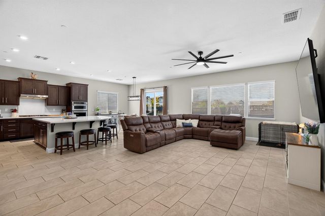 2013 Van Ruiten Dr, Lodi, CA 95242