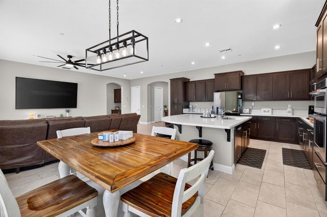 2013 Van Ruiten Dr, Lodi, CA 95242