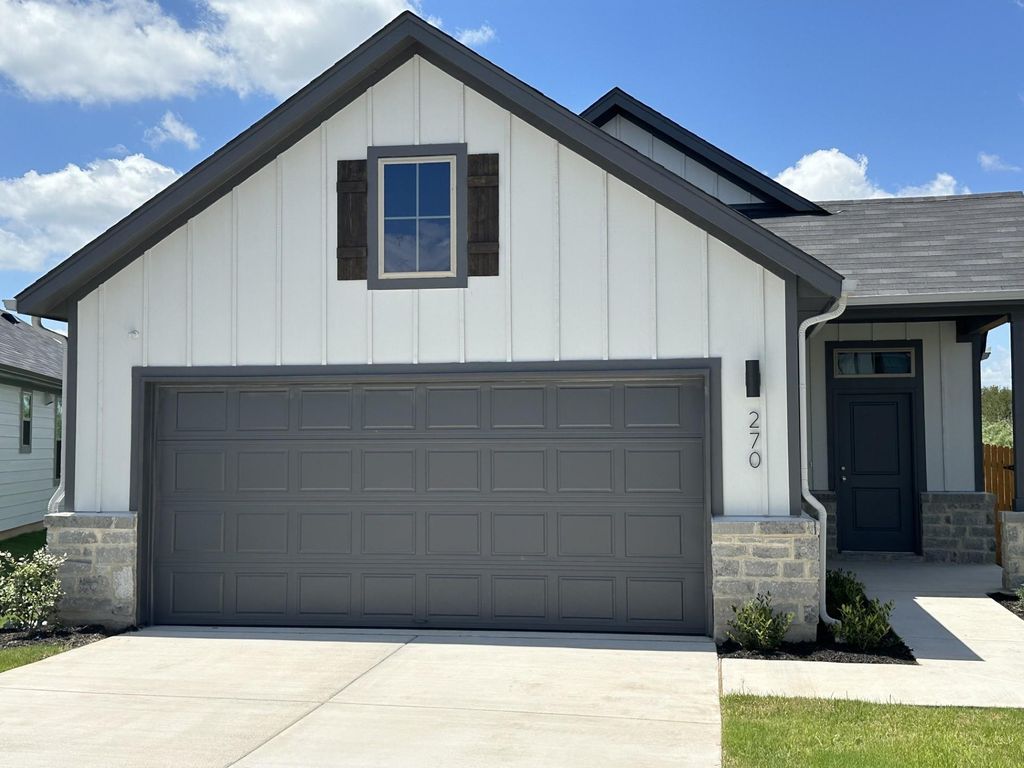 270 Bendecido LOOP, Elgin, TX 78621