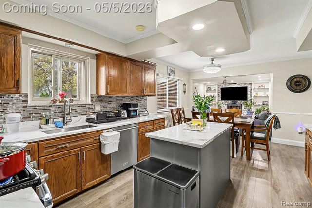 40270 Sara Rose Drive, Clinton Township, MI 48038