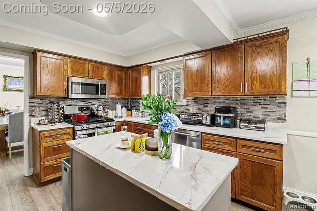 40270 Sara Rose Drive, Clinton Township, MI 48038