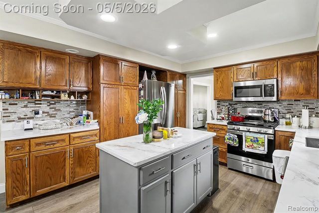 40270 Sara Rose Drive, Clinton Township, MI 48038