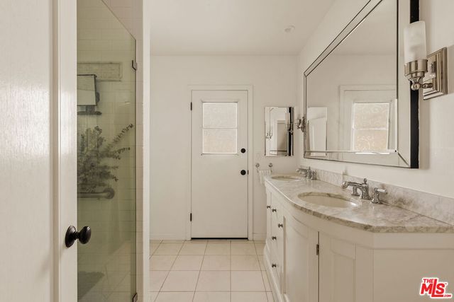 4442 Beeman Avenue, Los Angeles, CA 91604