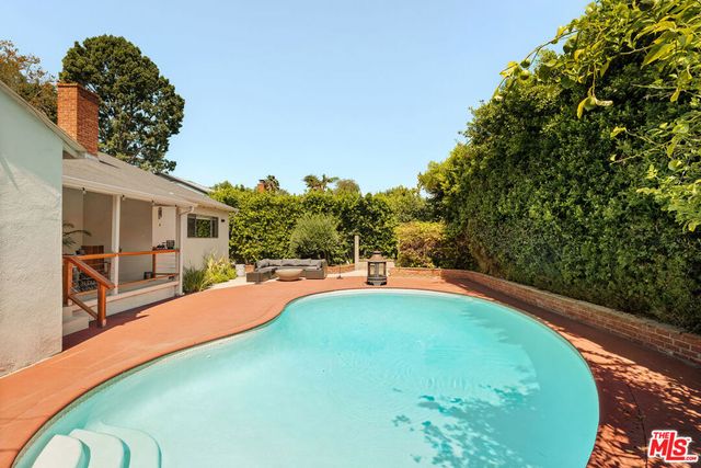 4442 Beeman Avenue, Los Angeles, CA 91604