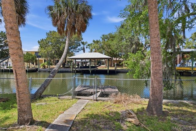 1941 NW 16th Street, Crystal River, FL 34428