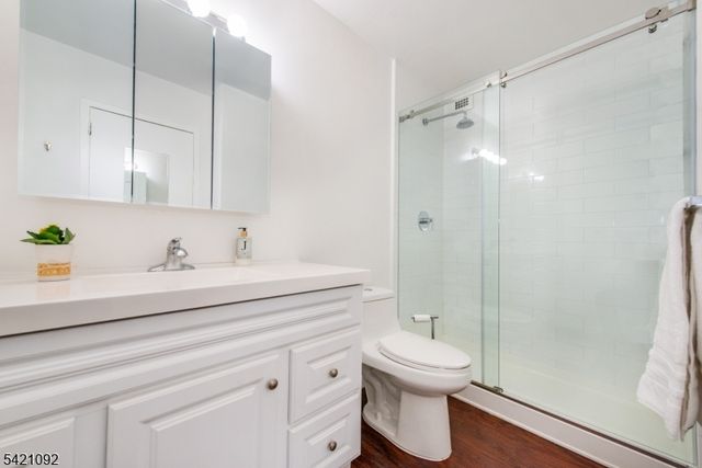 1 Claridge Drive 300, Verona Twp., NJ 07044