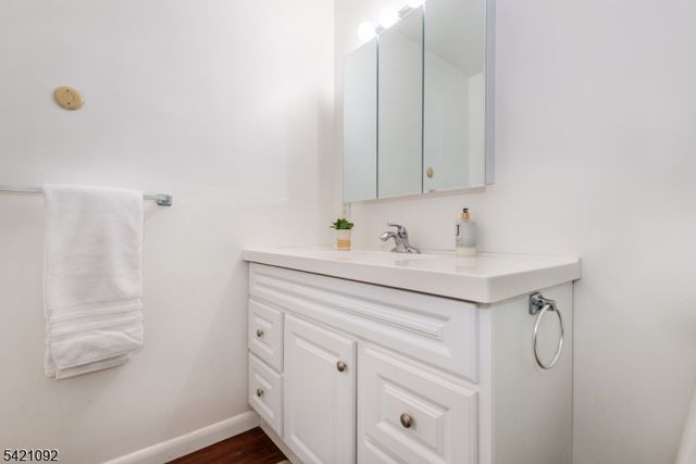 1 Claridge Drive 300, Verona Twp., NJ 07044