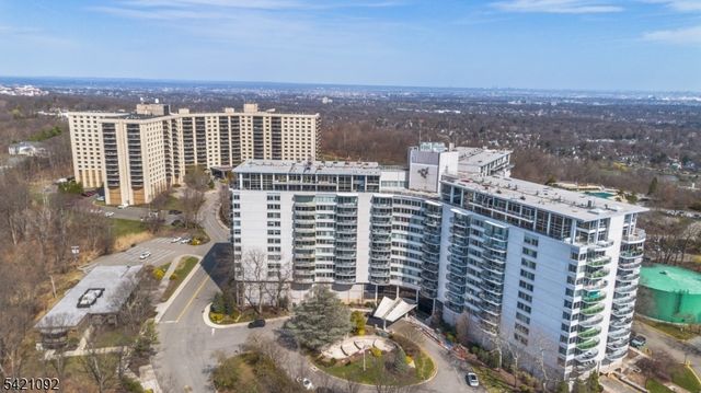 1 Claridge Drive 300, Verona Twp., NJ 07044