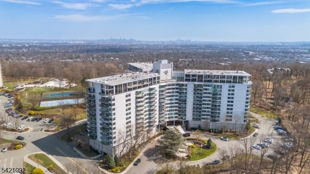 1 Claridge Drive 300, Verona Twp., NJ 07044