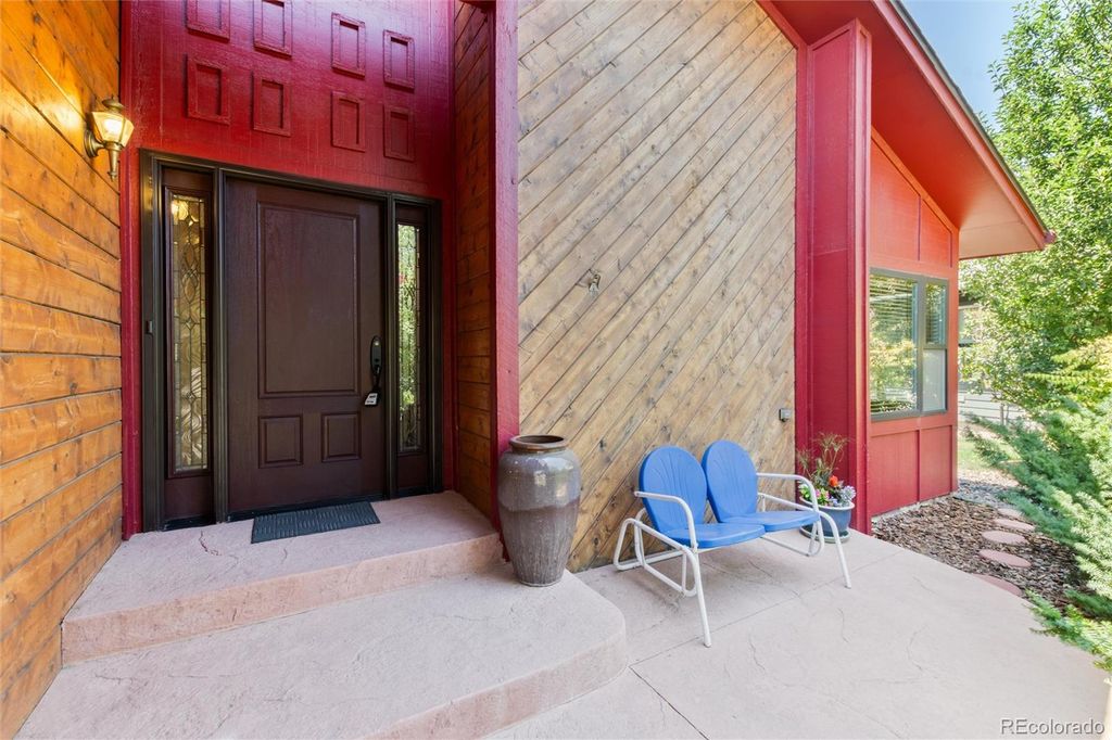 Image 2 of property listing at 18396 E Berry Drive, Centennial, CO 80015