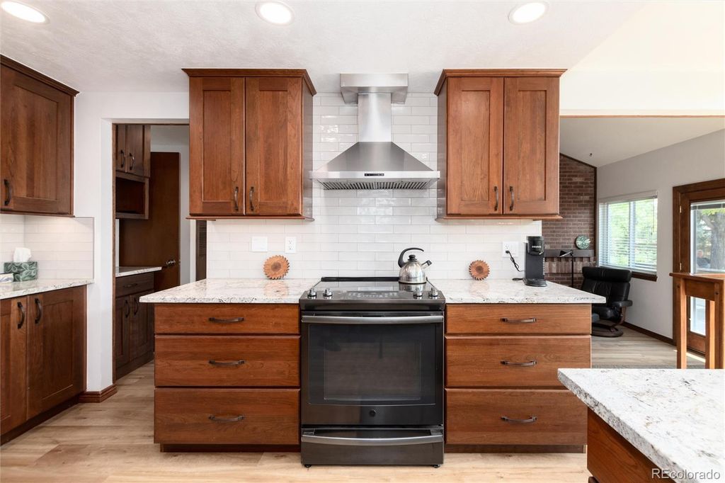 Image 12 of property listing at 18396 E Berry Drive, Centennial, CO 80015