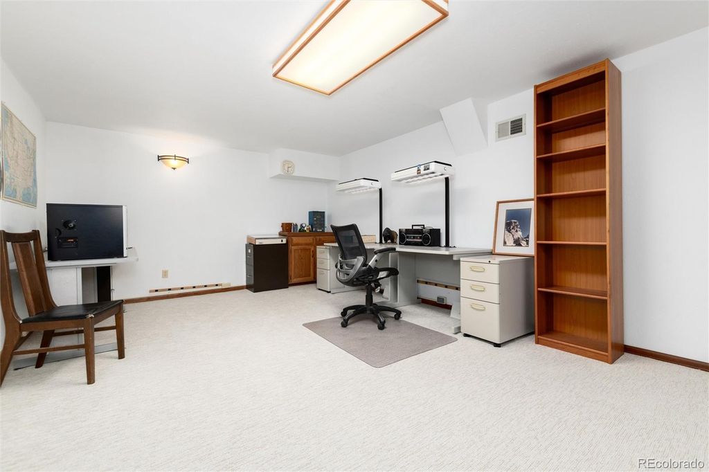 Image 31 of property listing at 18396 E Berry Drive, Centennial, CO 80015