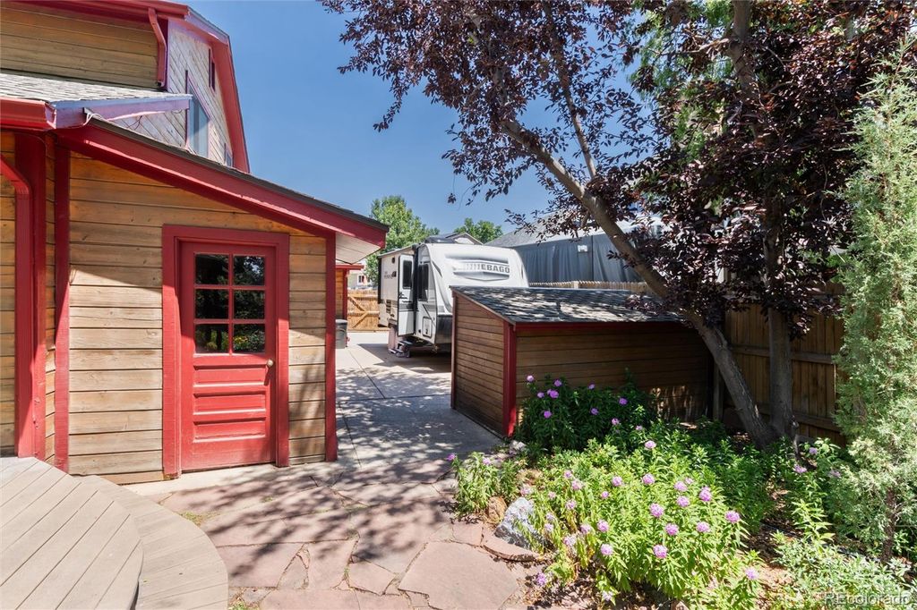 Image 38 of property listing at 18396 E Berry Drive, Centennial, CO 80015