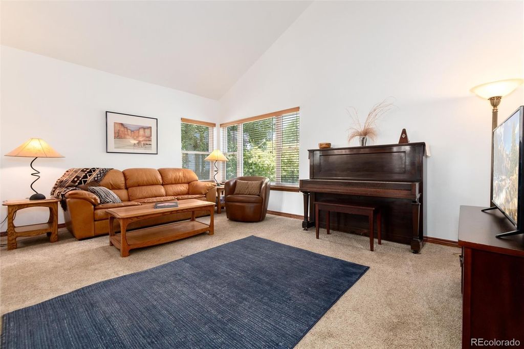 Image 5 of property listing at 18396 E Berry Drive, Centennial, CO 80015