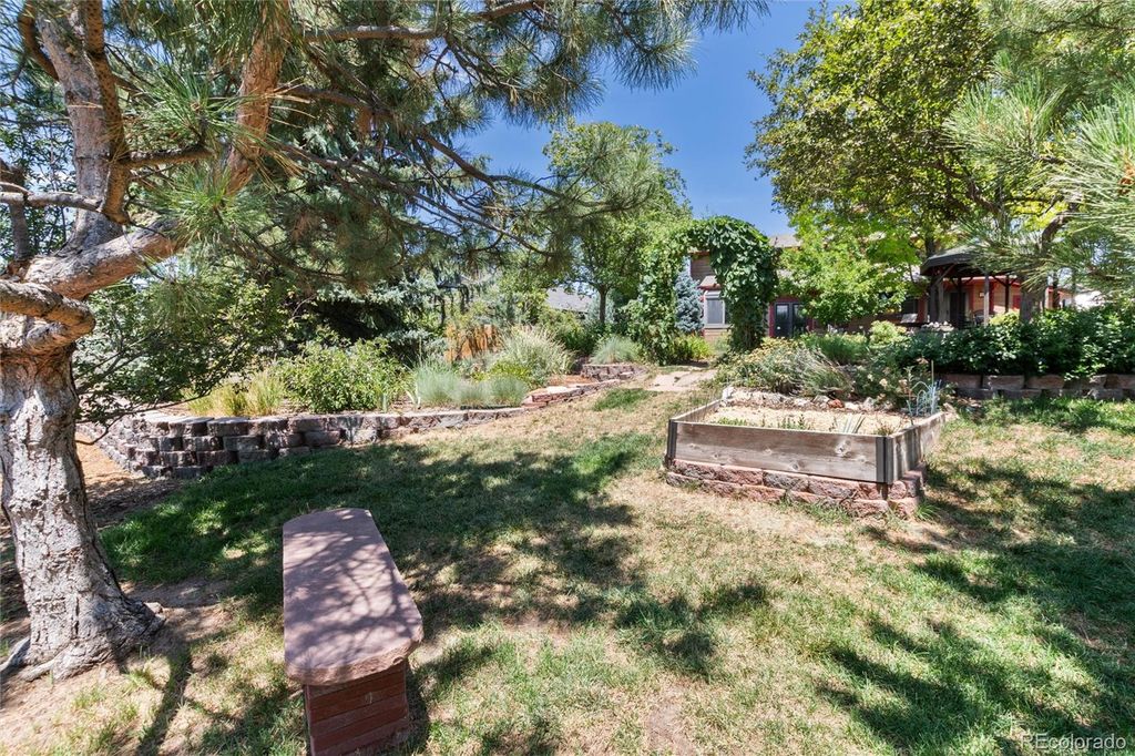 Image 41 of property listing at 18396 E Berry Drive, Centennial, CO 80015