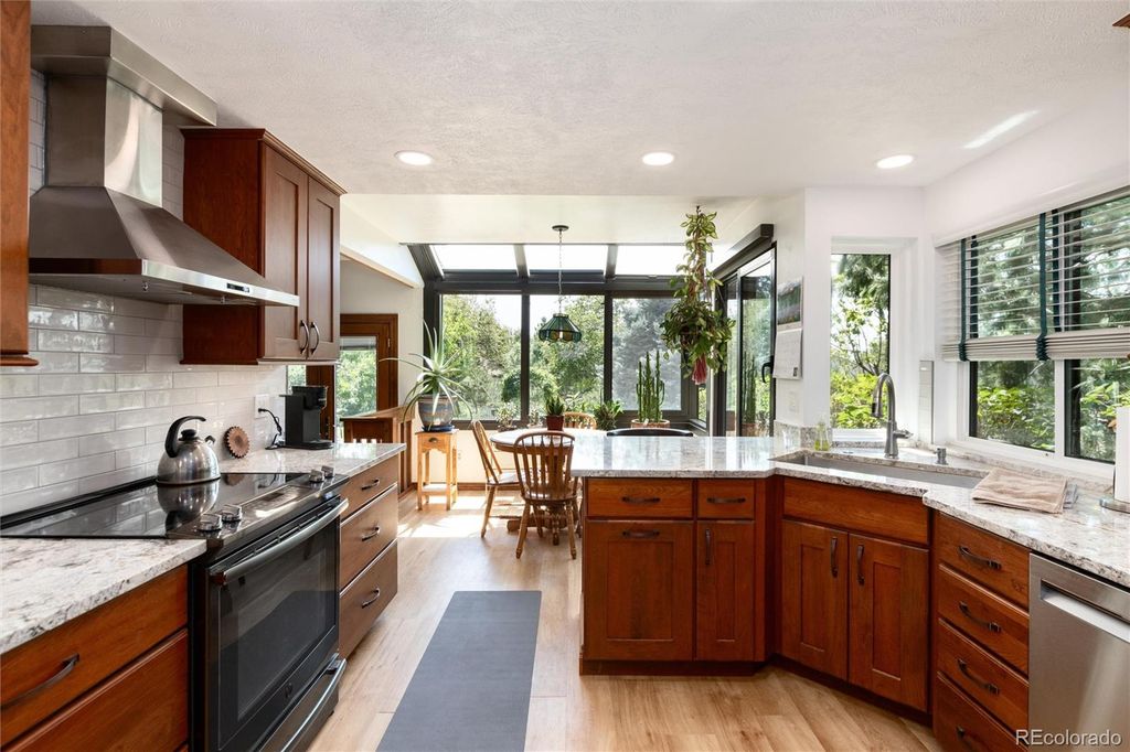 Image 9 of property listing at 18396 E Berry Drive, Centennial, CO 80015