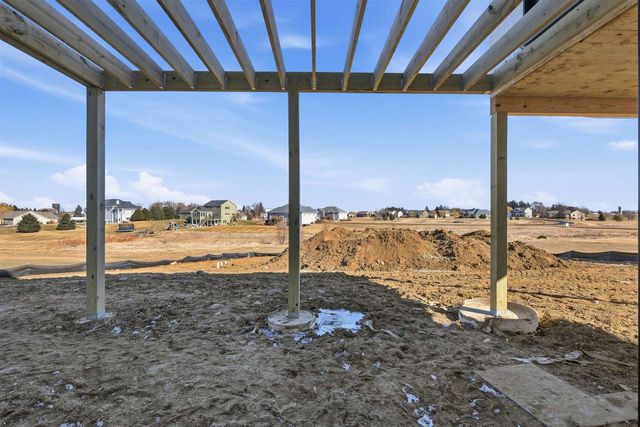 1636 Fissure Trail, Columbus, WI 53925