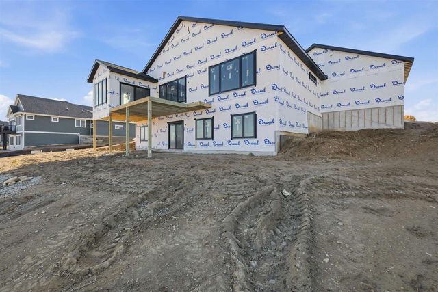 1636 Fissure Trail, Columbus, WI 53925