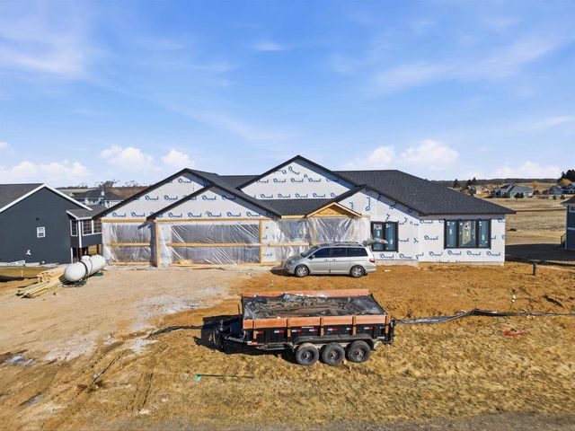 1636 Fissure Trail, Columbus, WI 53925