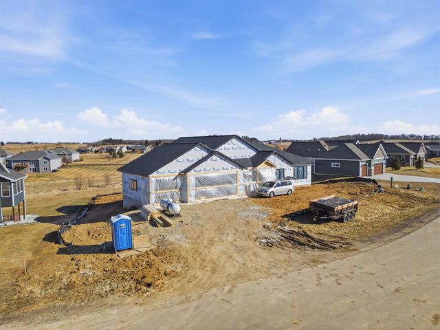 1636 Fissure Trail, Columbus, WI 53925