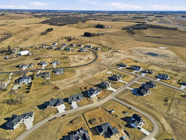 1636 Fissure Trail, Columbus, WI 53925