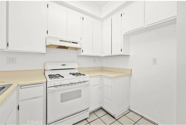 10530 Lakeside Drive North G, Garden Grove, CA 92840