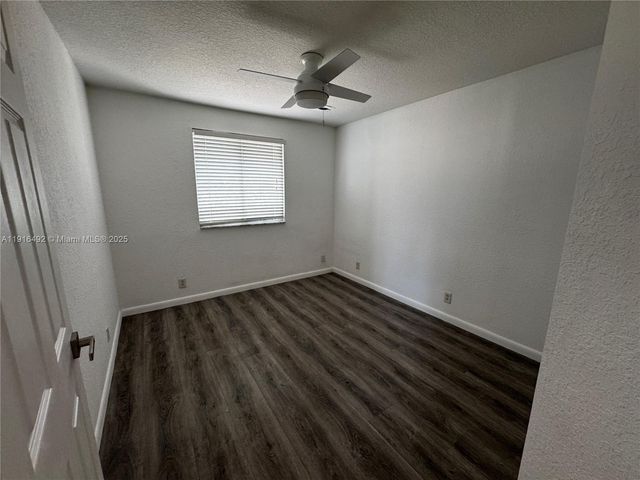 1007 Bamboo Ln, Weston, FL 33327