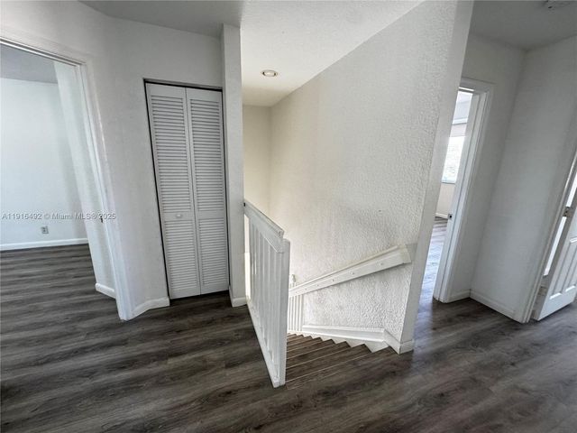 1007 Bamboo Ln, Weston, FL 33327