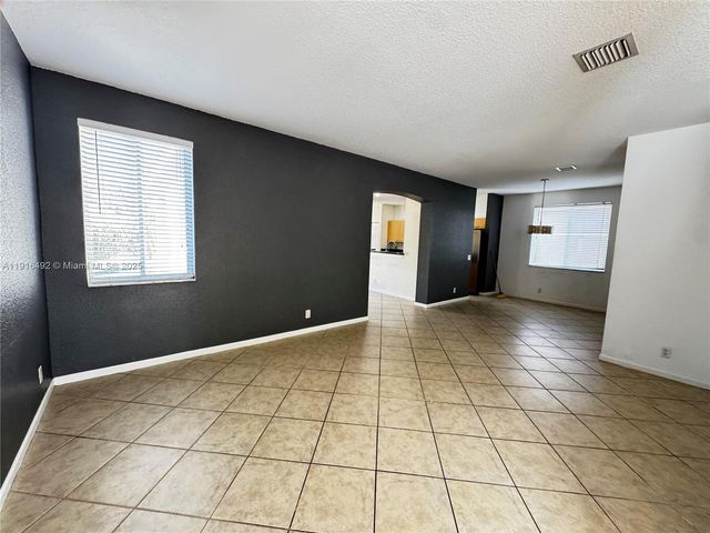 1007 Bamboo Ln, Weston, FL 33327