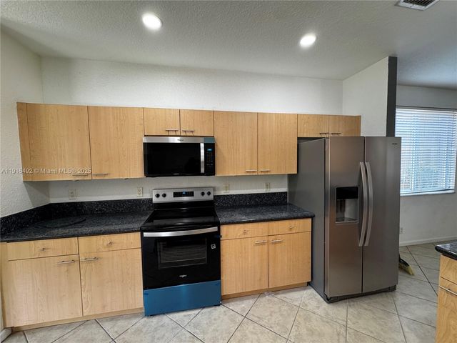 1007 Bamboo Ln, Weston, FL 33327