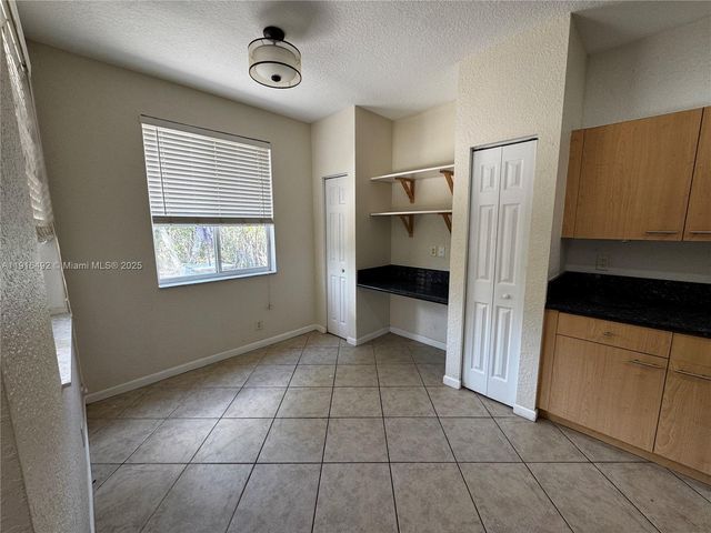 1007 Bamboo Ln, Weston, FL 33327