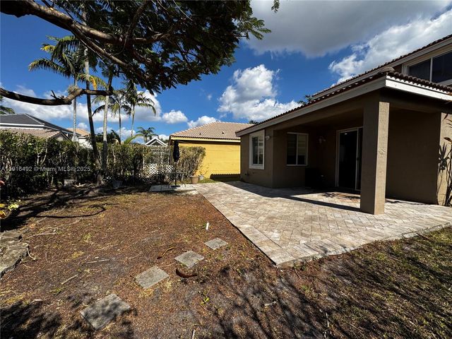 1007 Bamboo Ln, Weston, FL 33327