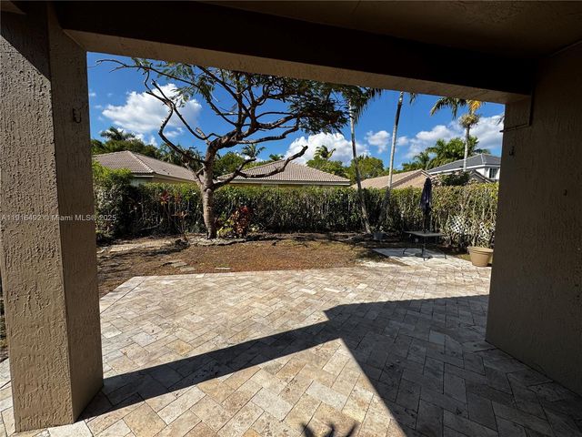 1007 Bamboo Ln, Weston, FL 33327