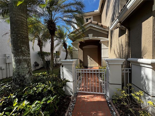 1007 Bamboo Ln, Weston, FL 33327