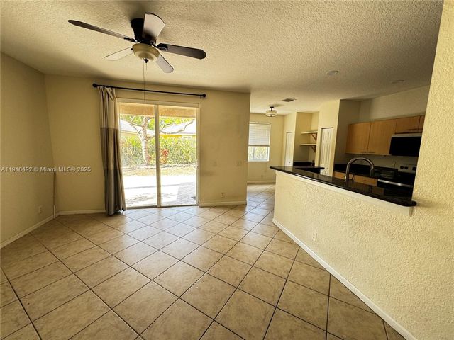 1007 Bamboo Ln, Weston, FL 33327