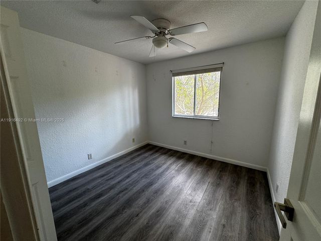 1007 Bamboo Ln, Weston, FL 33327