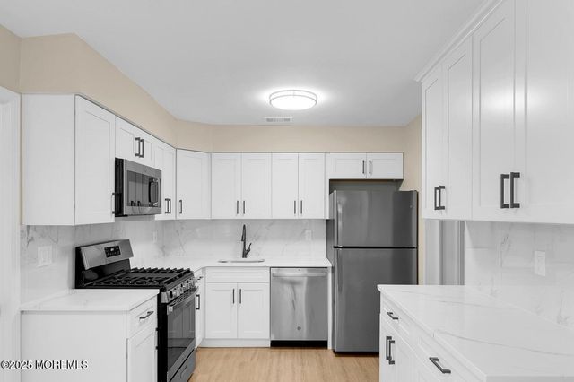 4 Cooper Court, Freehold, NJ 07728