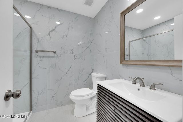 4 Cooper Court, Freehold, NJ 07728