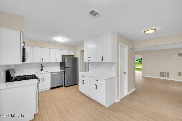 4 Cooper Court, Freehold, NJ 07728