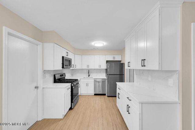 4 Cooper Court, Freehold, NJ 07728