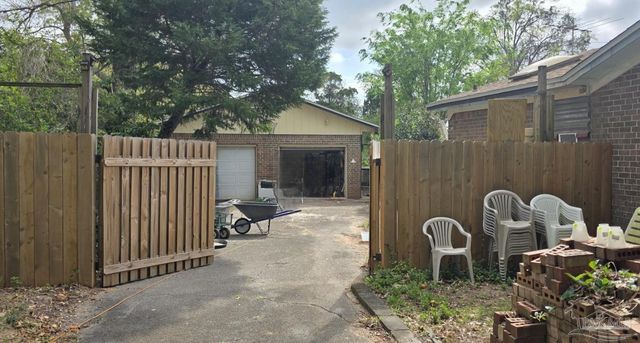 8246 Chellie Rd, Pensacola, FL 32526