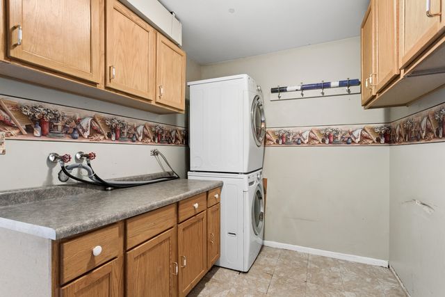 213 Campbell Drive, Bolingbrook, IL 60440