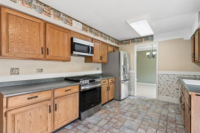 213 Campbell Drive, Bolingbrook, IL 60440
