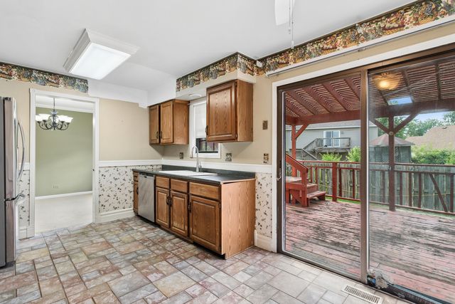 213 Campbell Drive, Bolingbrook, IL 60440