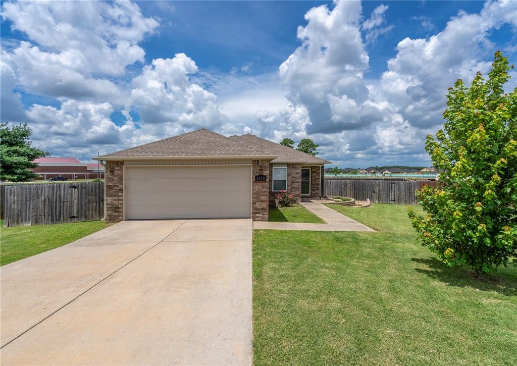 4310 Crosshill Cove, Springdale, AR 72762