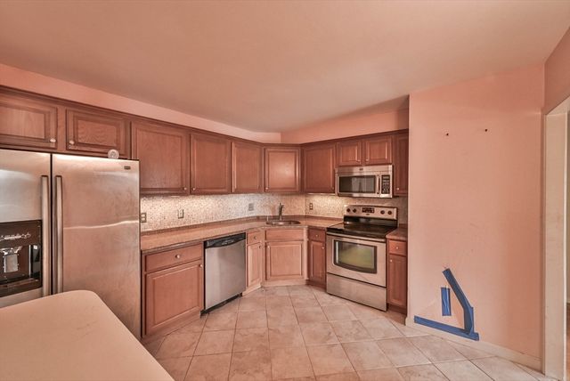 151 Coolidge Ave 413, Watertown, MA 02472