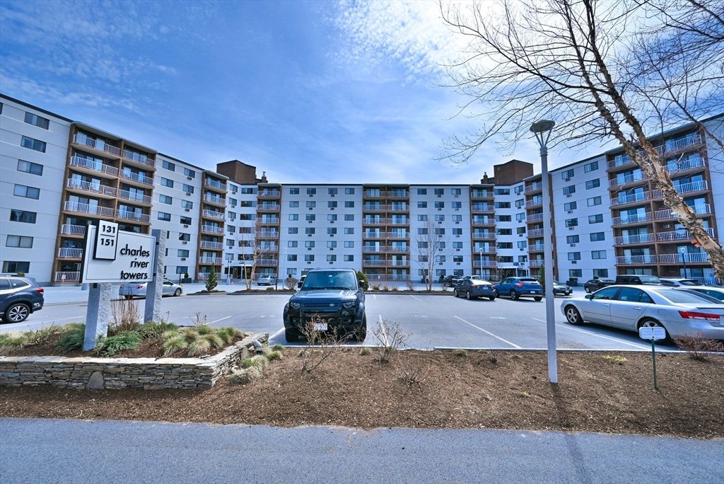 151 Coolidge Ave 413, Watertown, MA 02472